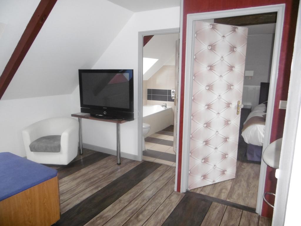 Hotel De L'Arrivée Guingamp Exterior foto