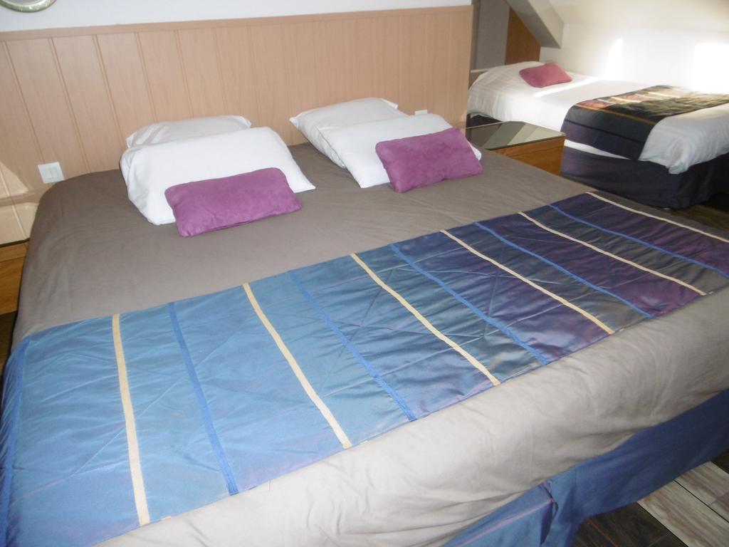 Hotel De L'Arrivée Guingamp Exterior foto