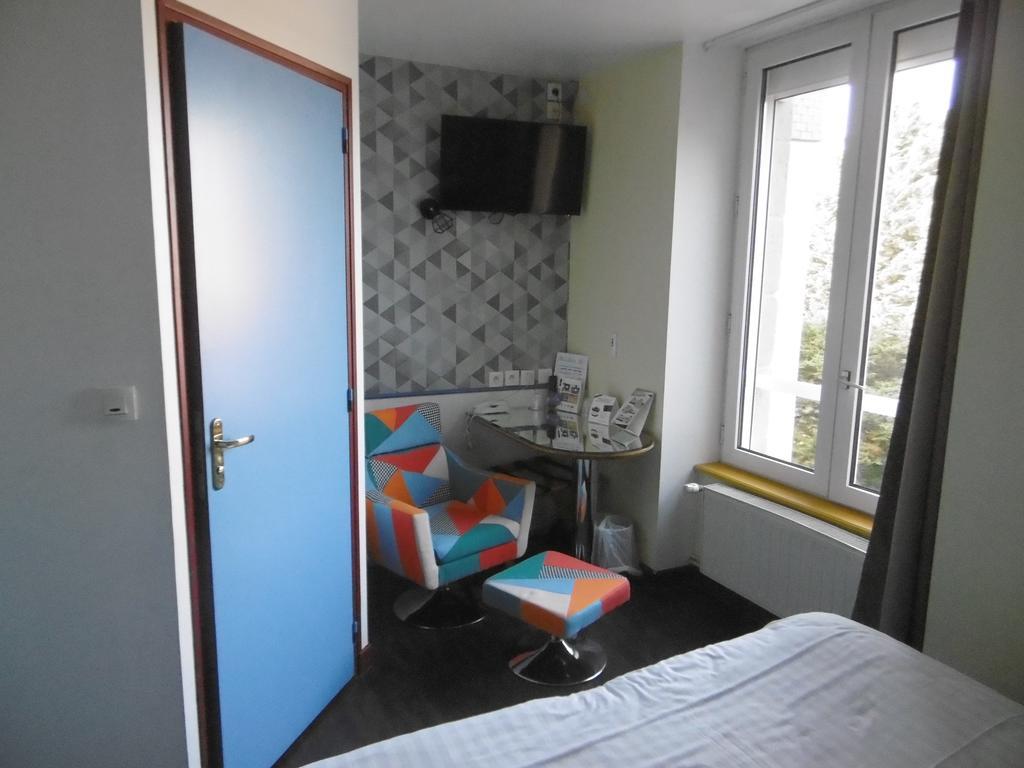 Hotel De L'Arrivée Guingamp Exterior foto